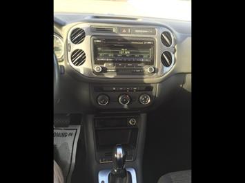 2013 Volkswagen Tiguan SUV 5 SEATER SUPER LOW MILES !  GERMAN PRECISION DESIGNED ! - Photo 13 - Honolulu, HI 96818