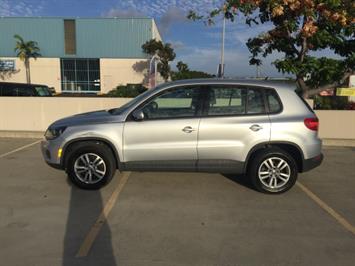 2013 Volkswagen Tiguan SUV 5 SEATER SUPER LOW MILES !  GERMAN PRECISION DESIGNED ! - Photo 7 - Honolulu, HI 96818