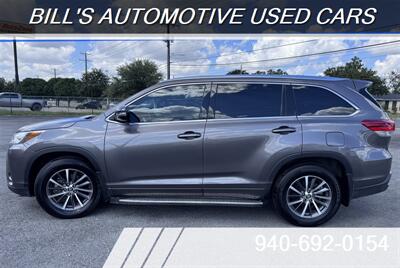 2017 Toyota Highlander XLE   - Photo 1 - Wichita Falls, TX 76310