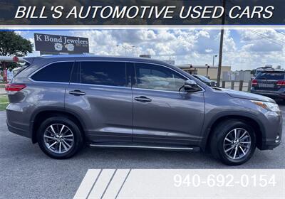 2017 Toyota Highlander XLE   - Photo 3 - Wichita Falls, TX 76310