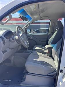 2015 Nissan Frontier SV   - Photo 2 - Wichita Falls, TX 76310