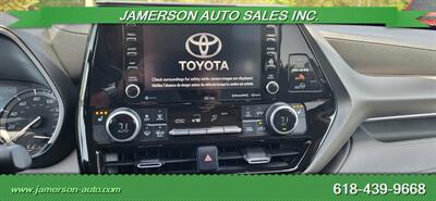 2021 Toyota Highlander XLE   - Photo 14 - Benton, IL 62812