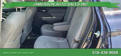 2021 Toyota Highlander XLE   - Photo 10 - Benton, IL 62812