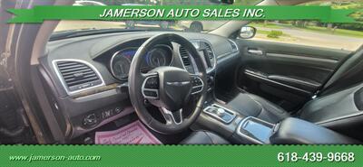 2018 Chrysler 300 Series Limited   - Photo 12 - Benton, IL 62812