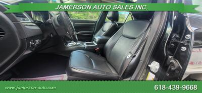 2018 Chrysler 300 Series Limited   - Photo 10 - Benton, IL 62812