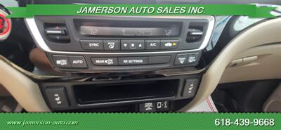 2019 Honda Ridgeline RTL-E   - Photo 13 - Benton, IL 62812