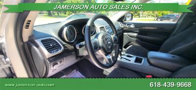 2012 Jeep Grand Cherokee Laredo   - Photo 11 - Benton, IL 62812