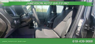 2023 Jeep Renegade Altitude   - Photo 10 - Benton, IL 62812
