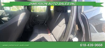 2023 Jeep Renegade Altitude   - Photo 9 - Benton, IL 62812