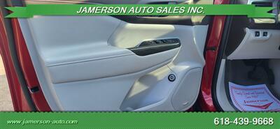 2023 GMC Acadia SLT   - Photo 11 - Benton, IL 62812