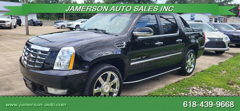 2013 Cadillac Escalade Luxury   - Photo 1 - Benton, IL 62812