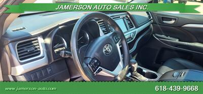 2015 Toyota Highlander XLE   - Photo 10 - Benton, IL 62812