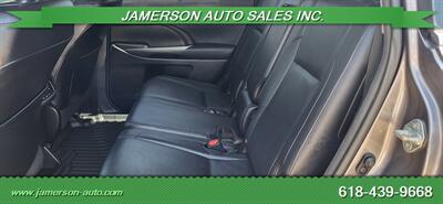 2015 Toyota Highlander XLE   - Photo 7 - Benton, IL 62812