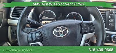 2015 Toyota Highlander XLE   - Photo 12 - Benton, IL 62812