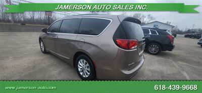 2018 Chrysler Pacifica Touring L   - Photo 4 - Benton, IL 62812