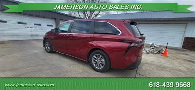 2024 Toyota Sienna XLE 7-Passenger - Photo 2 - Benton, IL 62812