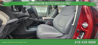 2024 Toyota Sienna XLE 7-Passenger - Photo 7 - Benton, IL 62812