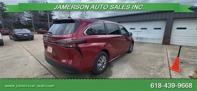 2024 Toyota Sienna XLE 7-Passenger - Photo 3 - Benton, IL 62812