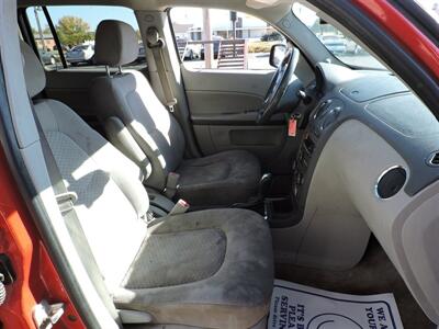 2011 Chevrolet HHR LT   - Photo 10 - Grand Island, NE 68801