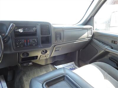 2003 Chevrolet Silverado 2500   - Photo 11 - Lexington, NE 68850