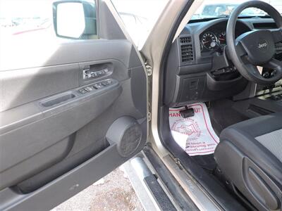 2010 Jeep Liberty Sport - Photo 15 - Lexington, NE 68850