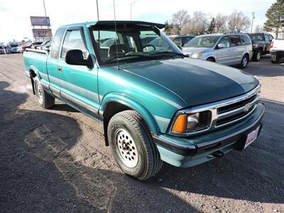 1995 Chevrolet S-10 LS   - Photo 4 - Lexington, NE 68850