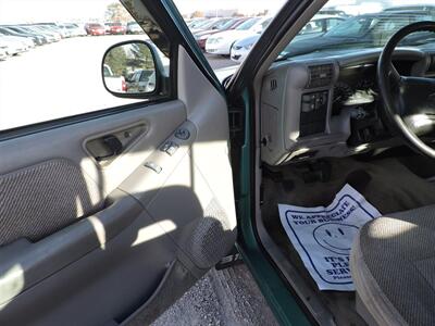 1995 Chevrolet S-10 LS   - Photo 12 - Lexington, NE 68850