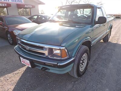 1995 Chevrolet S-10 LS   - Photo 2 - Lexington, NE 68850