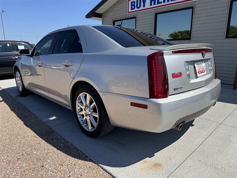 2005 Cadillac STS - Photo 8 - Lexington, NE 68850