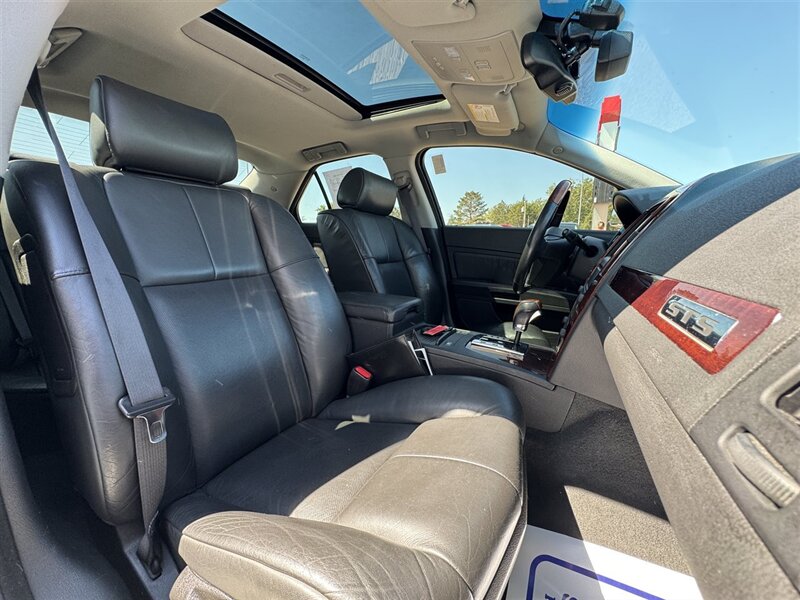 2005 Cadillac STS - Photo 9 - Lexington, NE 68850