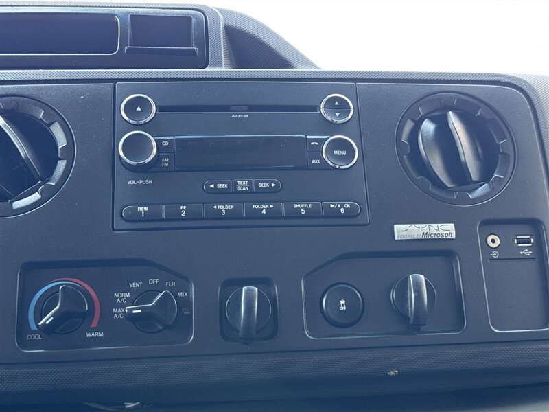 2013 Ford E-350 SD - Photo 16 - Lexington, NE 68850