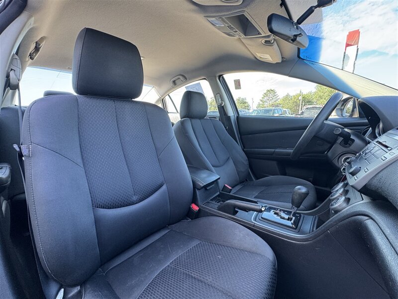 2011 Mazda Mazda6 i Sport - Photo 10 - Lexington, NE 68850