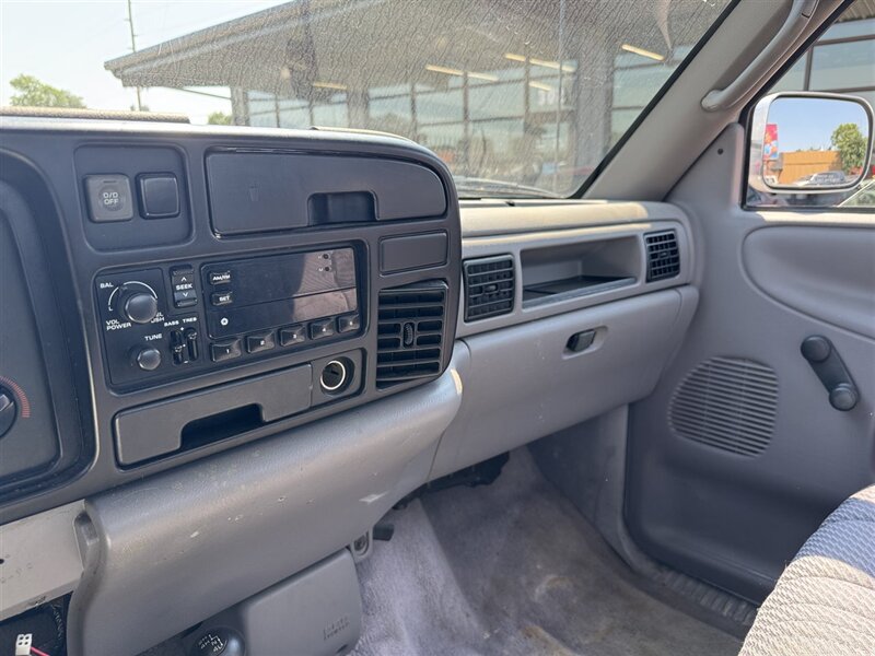 1996 Dodge Ram 2500 LT - Photo 14 - North Platte, NE 69101