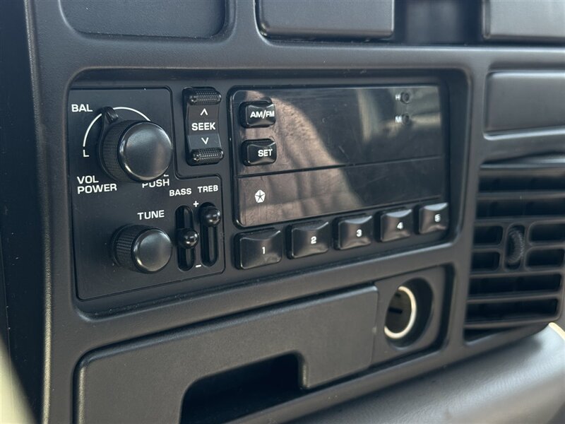 1996 Dodge Ram 2500 LT - Photo 11 - North Platte, NE 69101