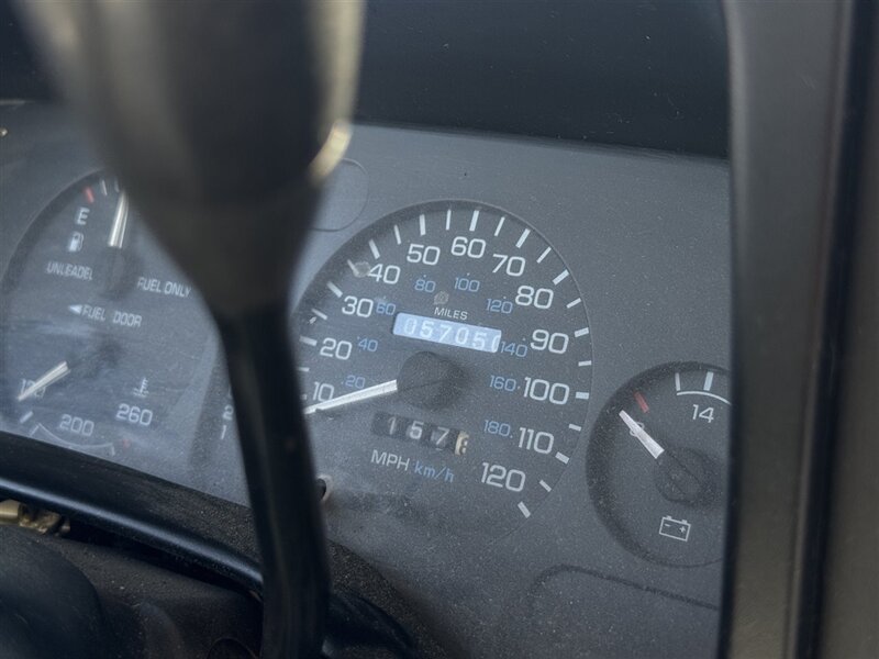 1996 Dodge Ram 2500 LT - Photo 10 - North Platte, NE 69101