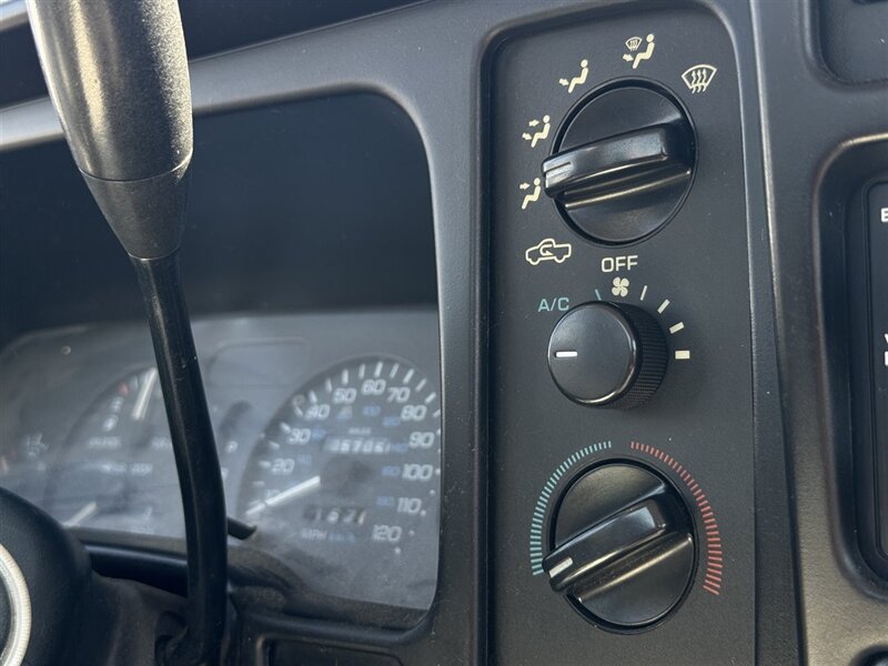 1996 Dodge Ram 2500 LT - Photo 12 - North Platte, NE 69101