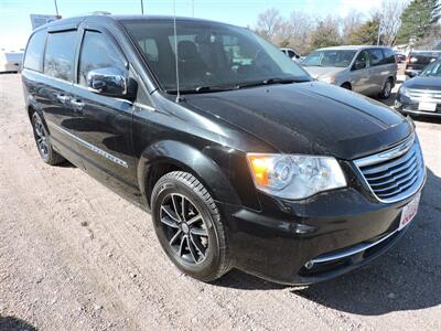 2012 Chrysler Town & Country Limited   - Photo 4 - Lexington, NE 68850