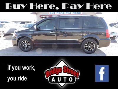 2012 Chrysler Town & Country Limited   - Photo 1 - Lexington, NE 68850