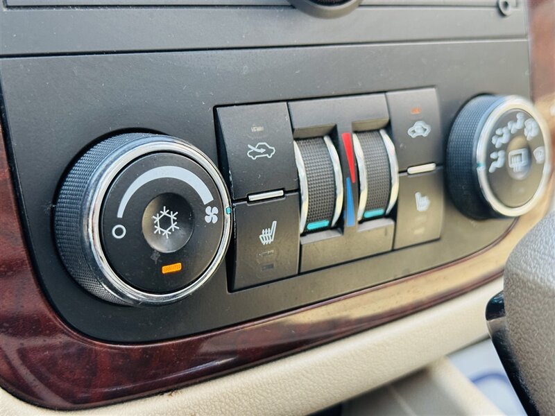 2008 Chevrolet Impala LTZ - Photo 16 - Lexington, NE 68850