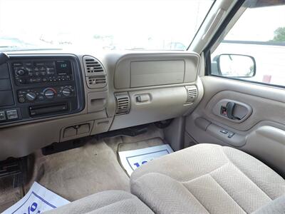 1999 GMC Yukon SLE   - Photo 14 - Lexington, NE 68850
