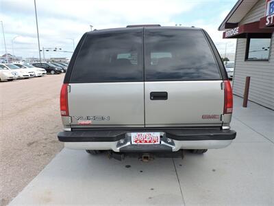 1999 GMC Yukon SLE   - Photo 6 - Lexington, NE 68850