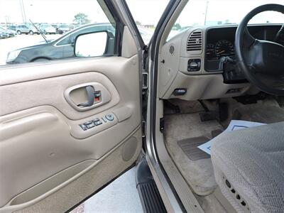1999 GMC Yukon SLE   - Photo 15 - Lexington, NE 68850