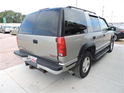 1999 GMC Yukon SLE   - Photo 5 - Lexington, NE 68850