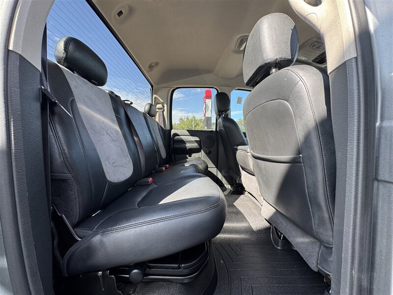 2005 Dodge Ram 2500 ST - Photo 9 - Lexington, NE 68850