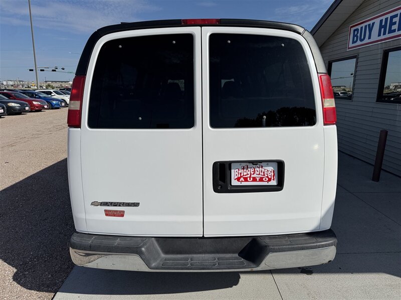 2007 Chevrolet Express LS 3500 - Photo 7 - Lexington, NE 68850