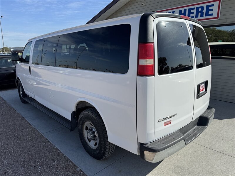 2007 Chevrolet Express LS 3500 - Photo 8 - Lexington, NE 68850