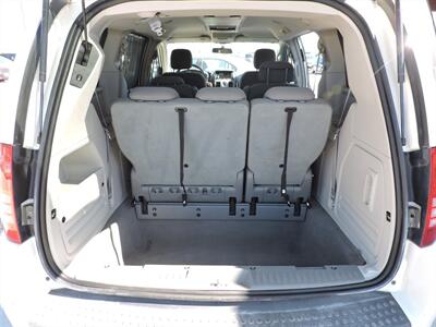 2010 Chrysler Town & Country Touring   - Photo 13 - Lexington, NE 68850