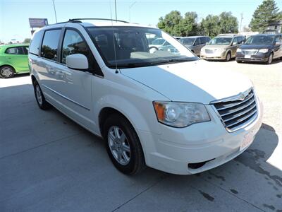 2010 Chrysler Town & Country Touring   - Photo 4 - Lexington, NE 68850