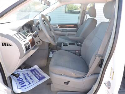 2010 Chrysler Town & Country Touring   - Photo 9 - Lexington, NE 68850