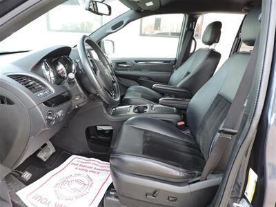 2014 Dodge Grand Caravan SXT 30th Anniversary - Photo 9 - Lexington, NE 68850